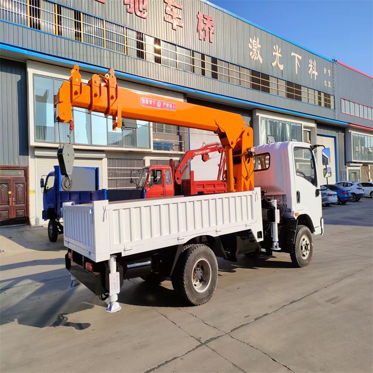 调兵山市三轮随车吊定制 农用改装机自备吊中瑞长期出售