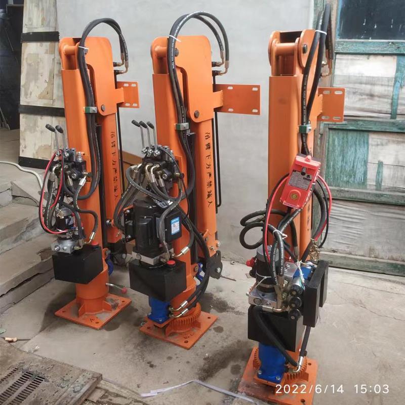 调兵山市重汽蓝牌随车吊 3.2吨 国六动力强 液压驱动 农用自卸起重机